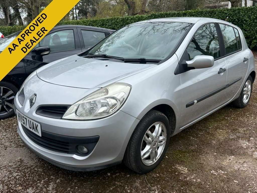 Renault Clio 1.4L Privilege Silver