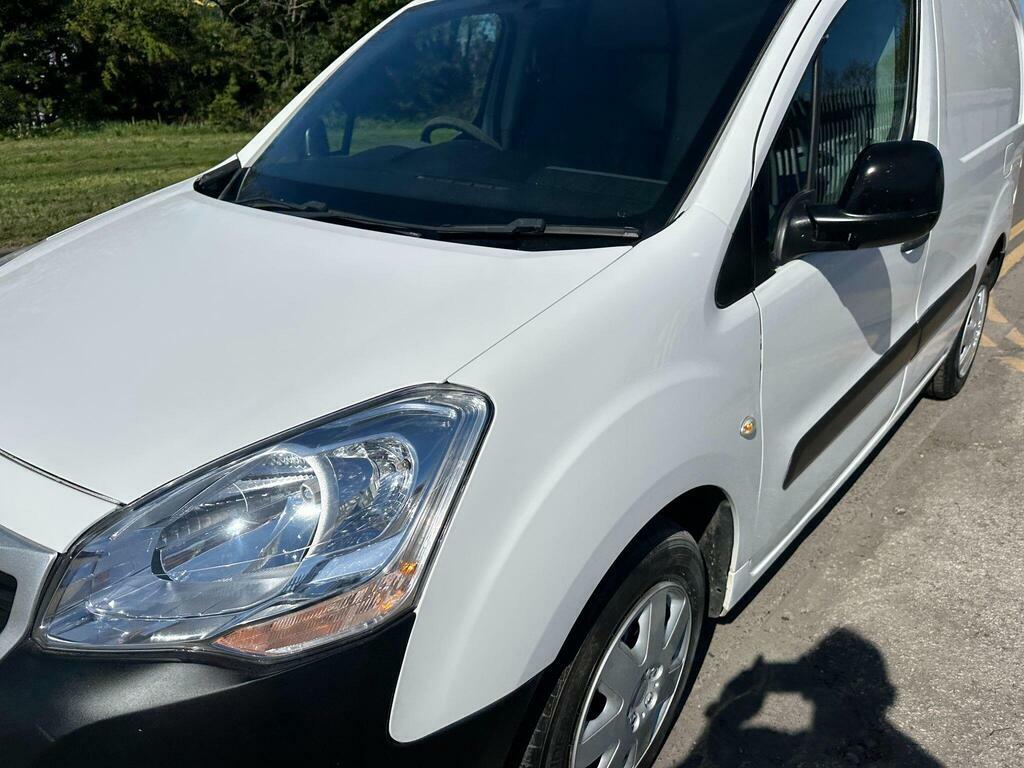 Peugeot Partner 1.6 Hdi 850 S L1 OU16BBZ White #4