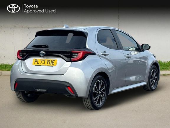 Toyota Yaris Design PL73VUE Silver #2