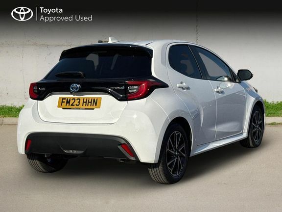 Toyota Yaris Design FM23HHN White #2