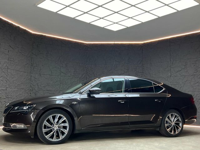 Skoda Superb Hatchback LT18CFE Brown #3