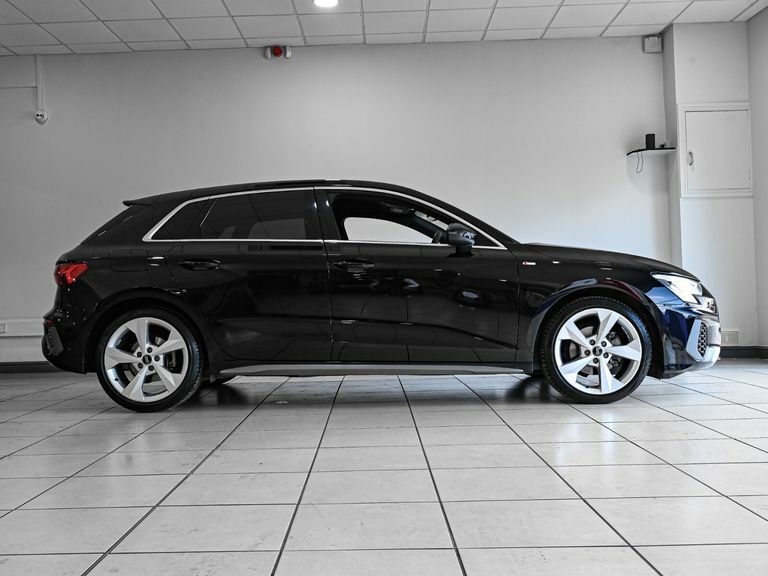 Audi A3 35 Tfsi S Line S Tronic DG72FSK Black #4