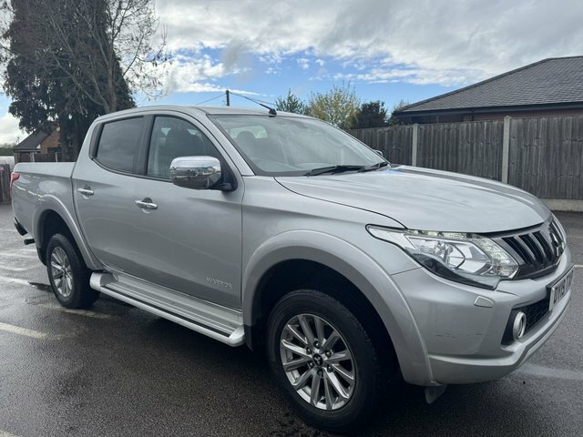 Mitsubishi L200 2.4 Di-d Dc Warrior Pickup Double Cab A Silver #2