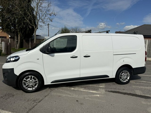 Vauxhall Vivaro 1.5 Turbo D 2900 Dynamic Panel Van 6Dr Manu DS21TWP White #2
