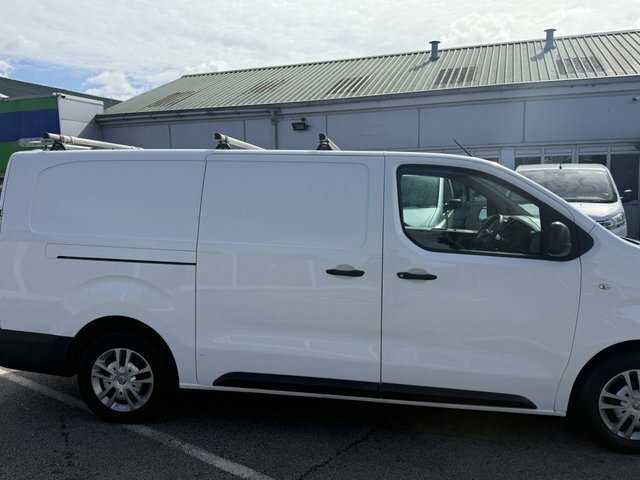 Vauxhall Vivaro 1.5 Turbo D 2900 Dynamic Panel Van 6Dr Manu DS21TWP White #6
