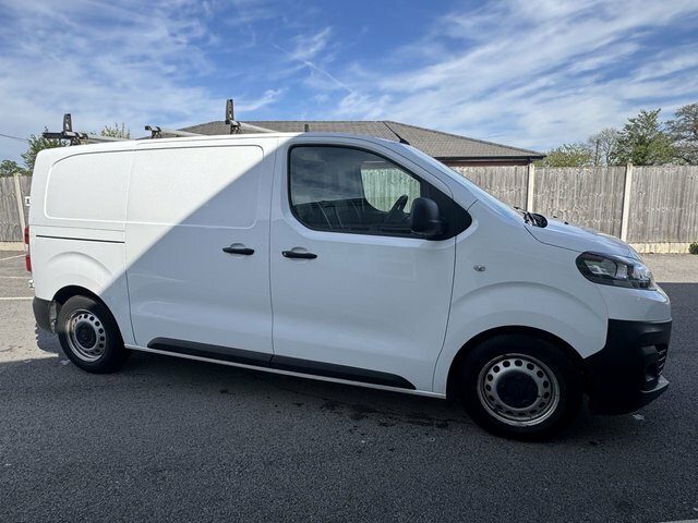 Citroen Dispatch 1.5 Bluehdi 1000 Enterprise M Panel Van 6Dr MJ21GMG White #3