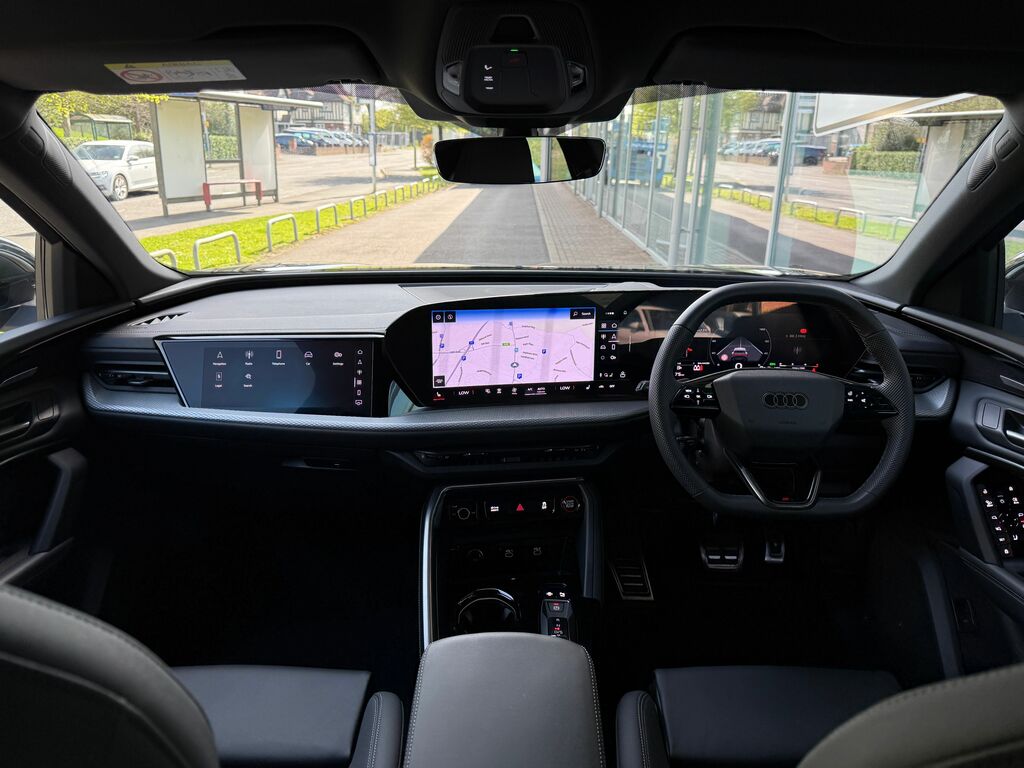 Audi Q5 Launch Edition HF75OXM Black #3