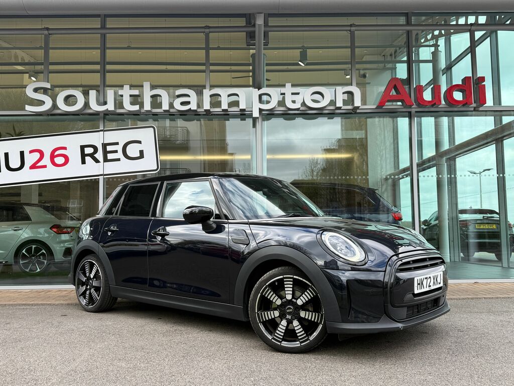 Mini Hatch Cooper Exclusive Black