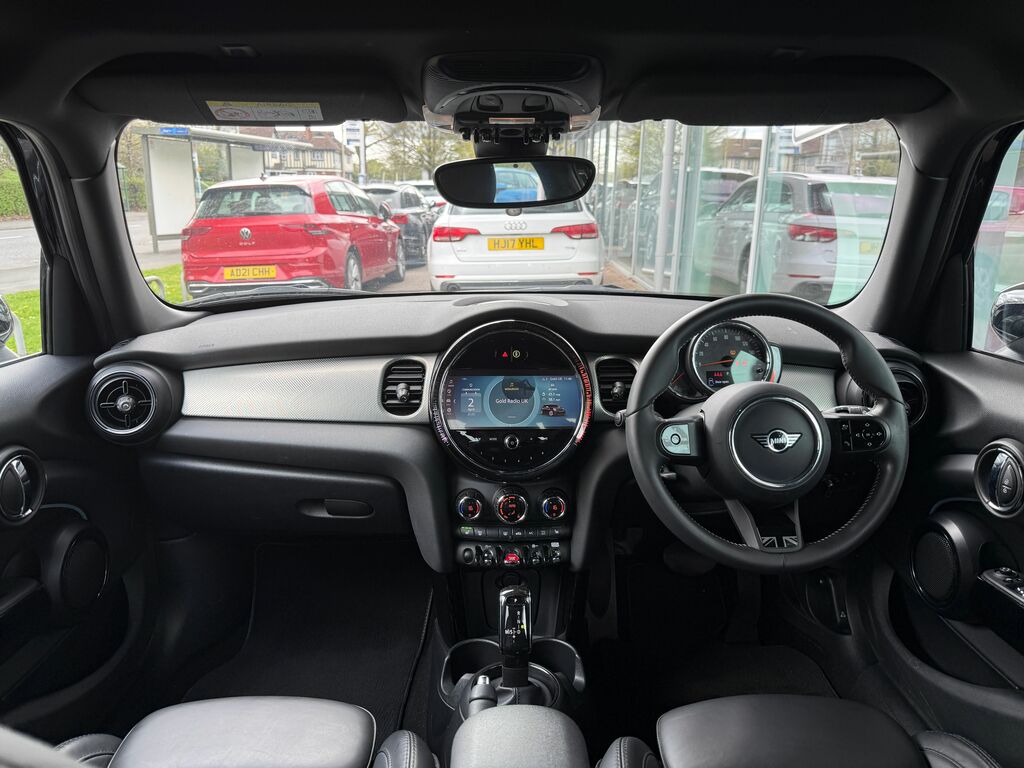 Mini Hatch Cooper Exclusive HK72XKJ Black #3