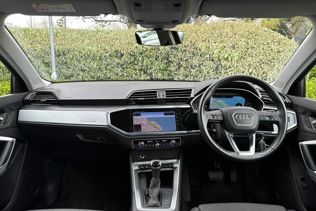 Audi Q3 Sport Black #3