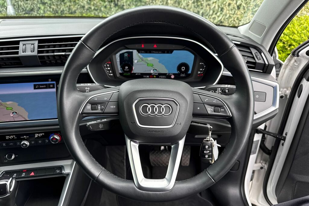 Audi Q3 Sport Black #6