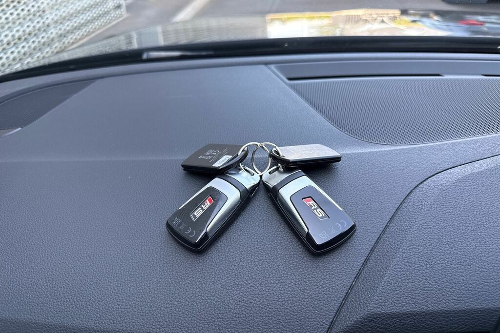 Audi RS4 Carbon Black Black #5