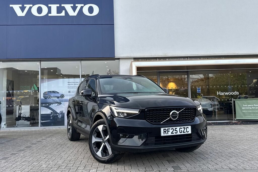Volvo XC40 Plus Black