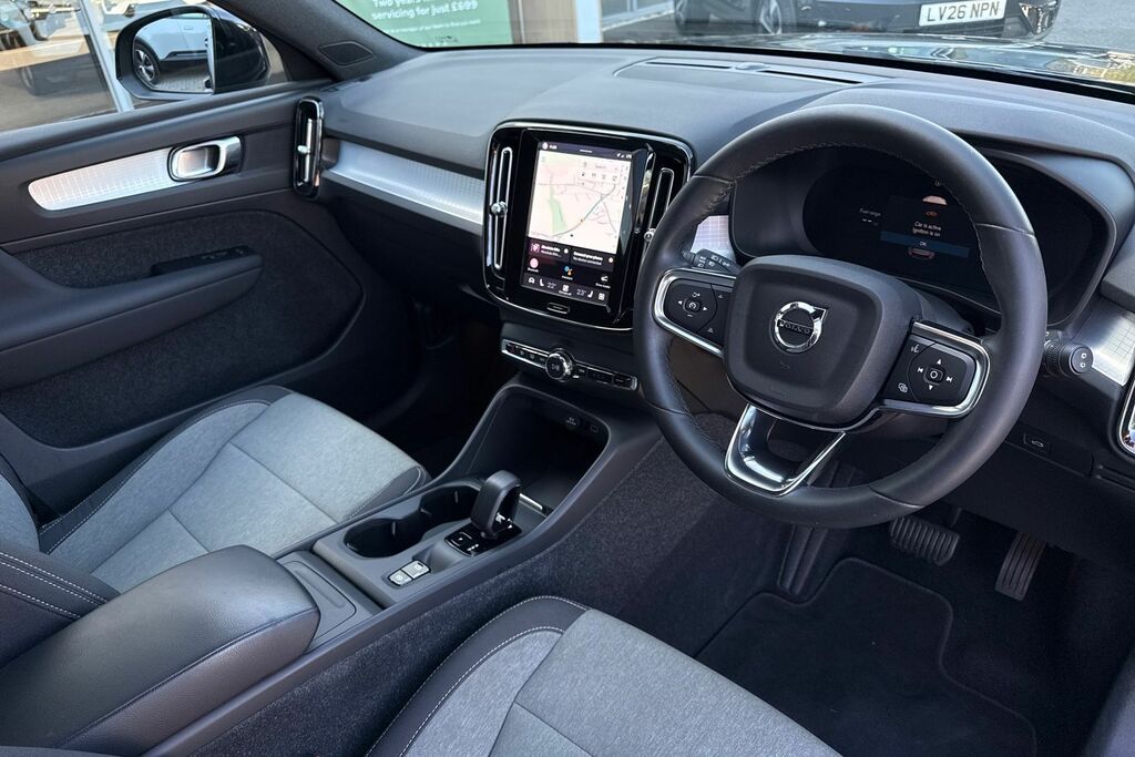 Volvo XC40 Core Black #5