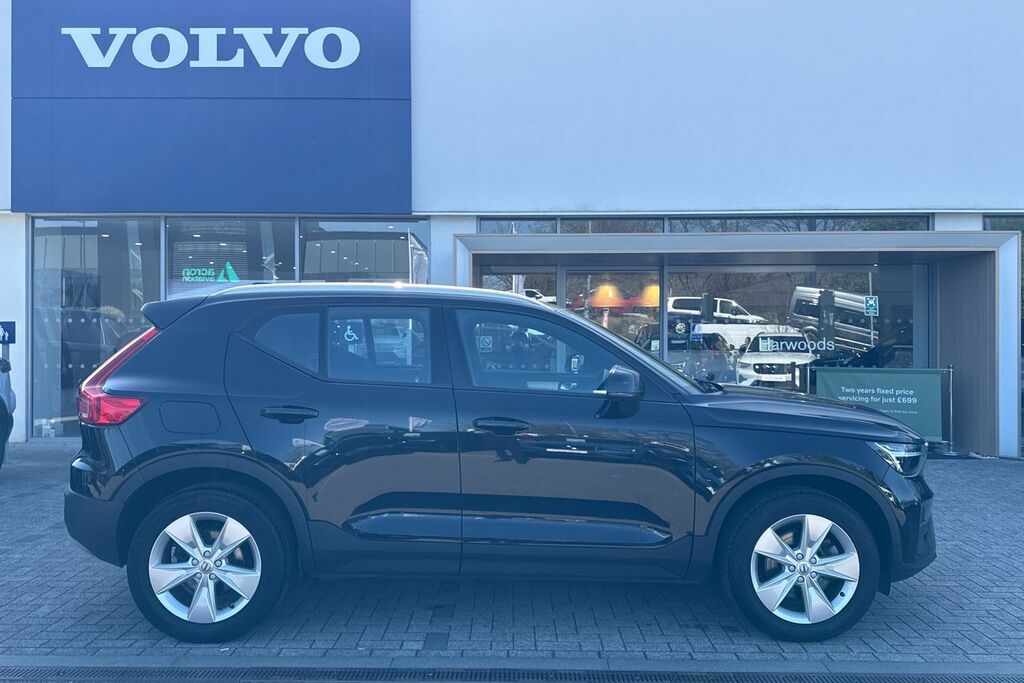 Volvo XC40 Core Black