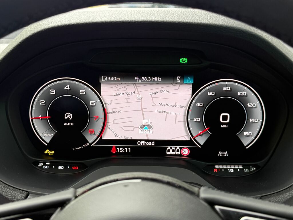 Audi Q2 Sport Black #6