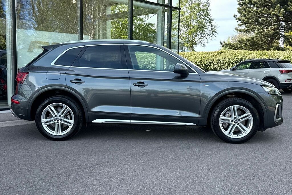 Audi Q5 S Line RV23ZST Black #2