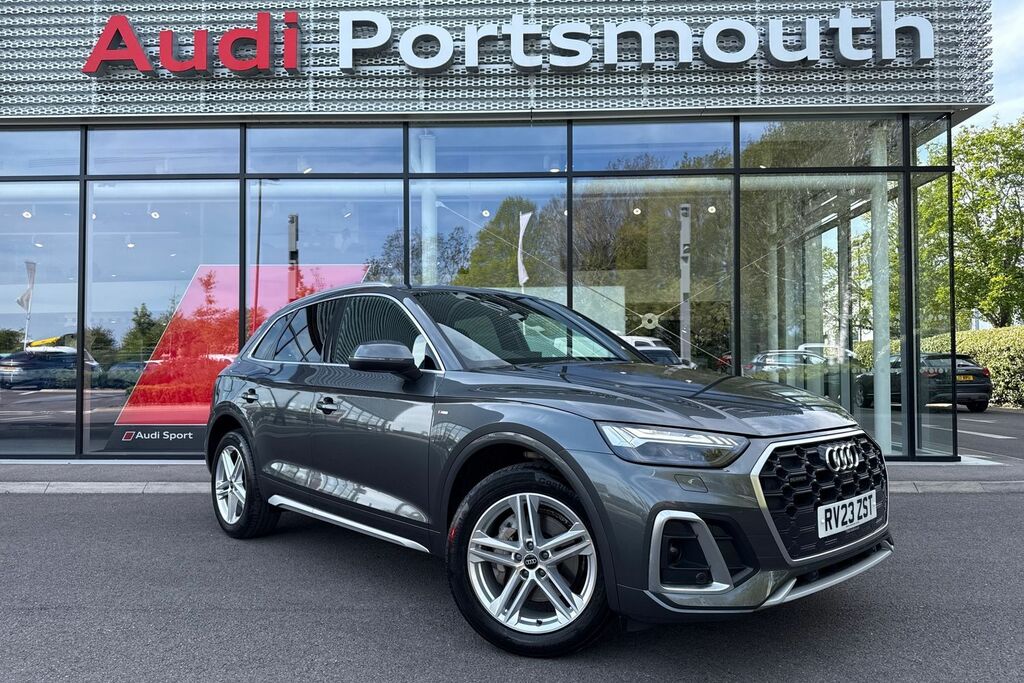Audi Q5 S Line Black