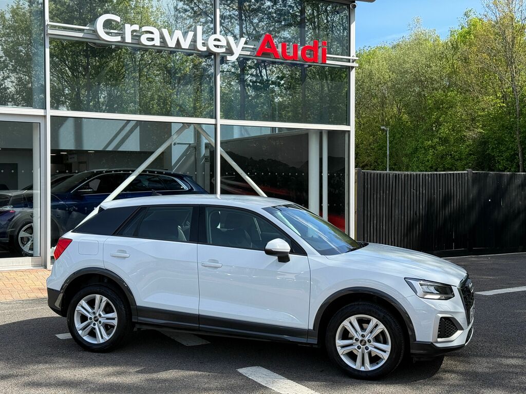 Audi Q2 Sport Black #2
