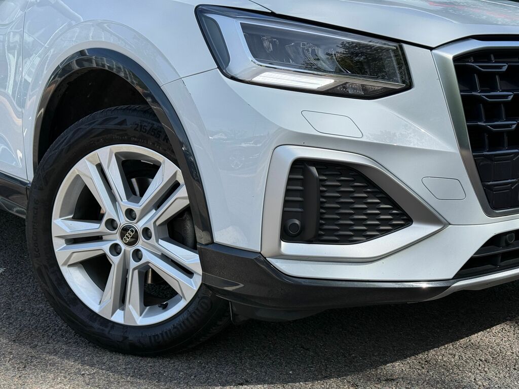 Audi Q2 Sport Black #6