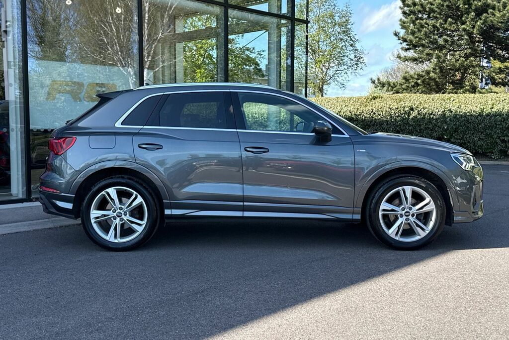 Audi Q3 S Line YY72UVT Black #2