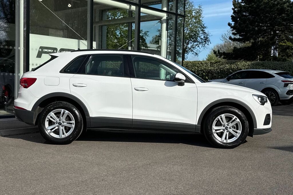 Audi Q3 Technik Black #2