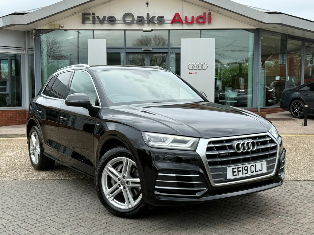 Audi Q5 S Line Black