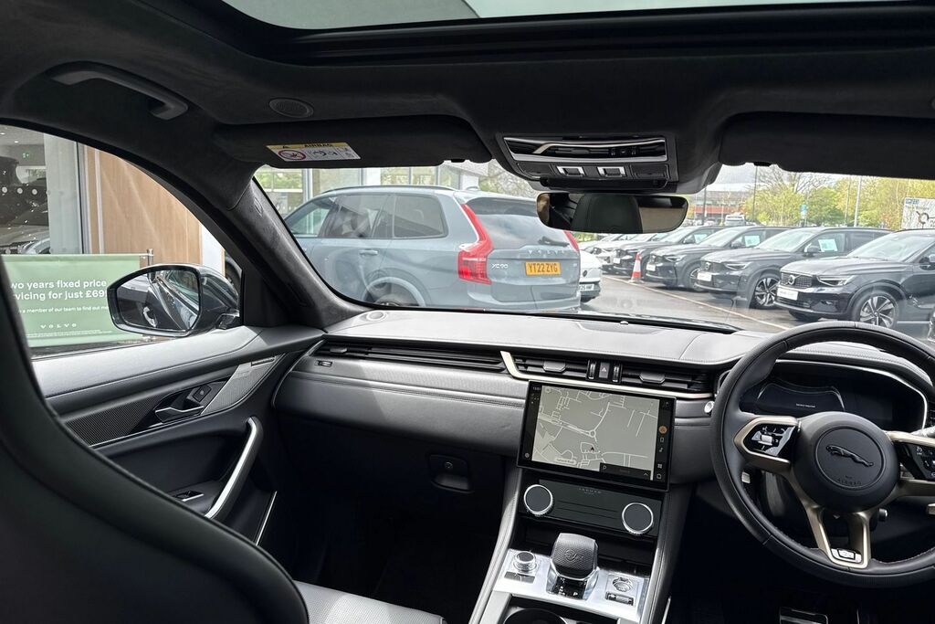 Jaguar F-Pace 2.0 F-pace R-sport Silver #32