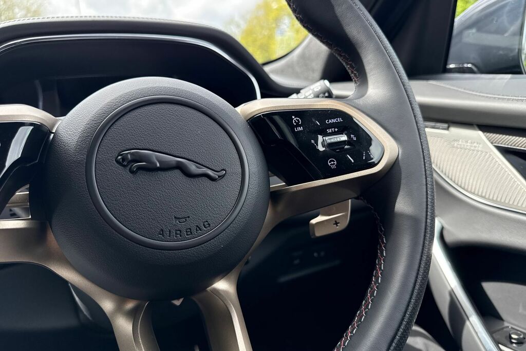 Jaguar F-Pace 2.0 F-pace R-sport Silver #38