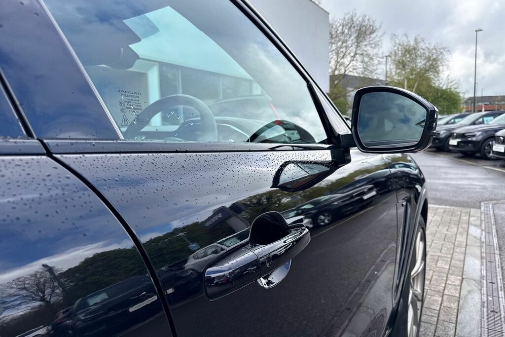 Jaguar F-Pace 2.0 F-pace R-sport Silver #17