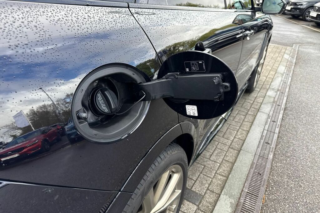 Jaguar F-Pace 2.0 F-pace R-sport Silver #19