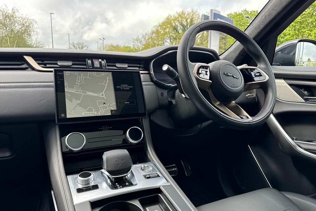 Jaguar F-Pace 2.0 F-pace R-sport Silver #35