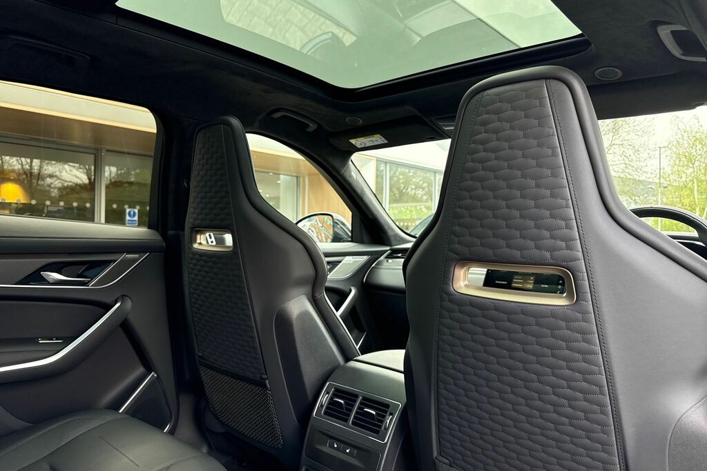 Jaguar F-Pace 2.0 F-pace R-sport Silver #24