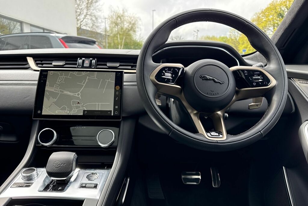 Jaguar F-Pace 2.0 F-pace R-sport Silver #34