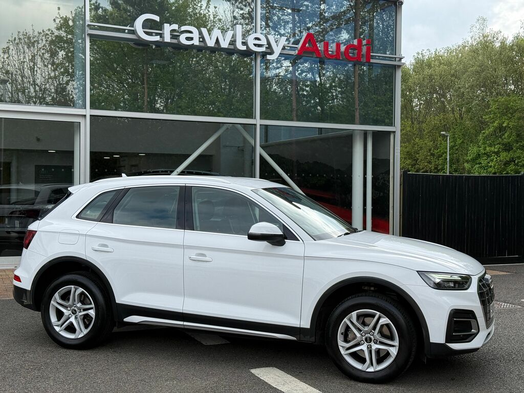 Audi Q5 Sport Black #2