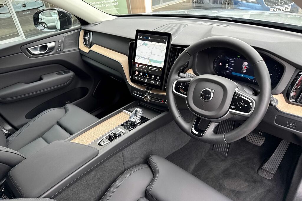 Volvo XC60 Plus LV75FEK Black #6