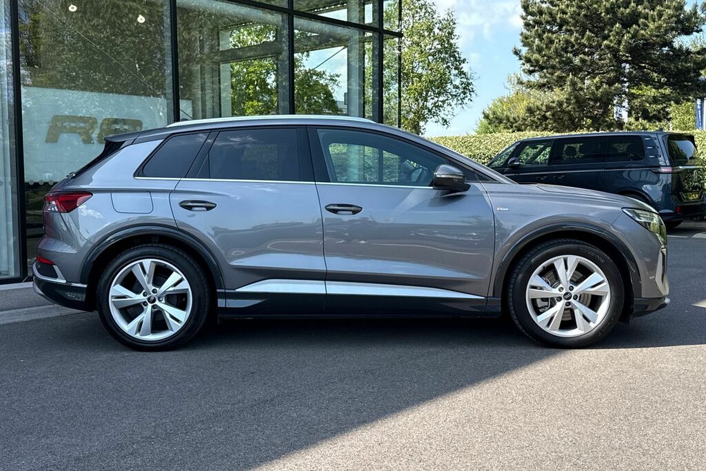 Audi Q4 E Tron S Line Black #2