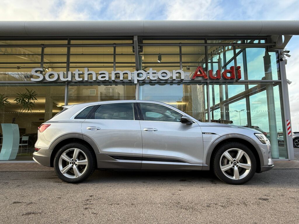 Audi E-tron Technik Black #2