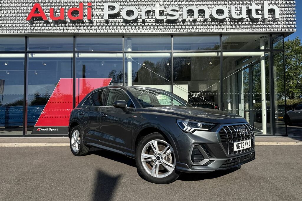 Audi Q3 S Line Black