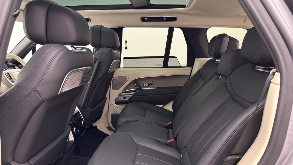 Land Rover Range Rover P550e Eiger Grey KW24YDG Grey #4