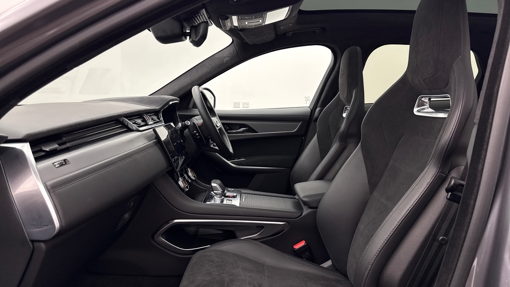 Jaguar F-Pace P550 Svr Eiger Grey Grey #3