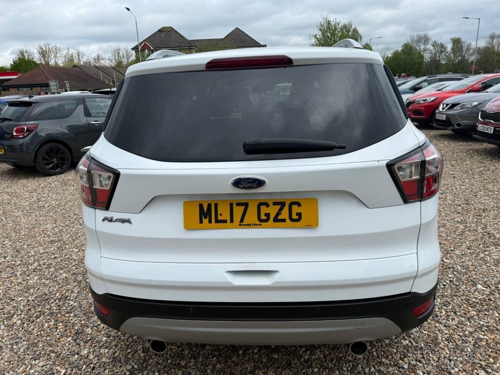 Ford Kuga 2L Titanium ML17GZG White #6