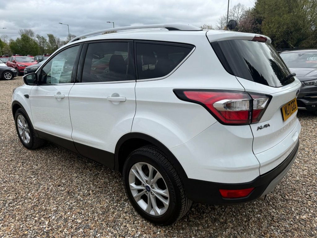 Ford Kuga 2L Titanium ML17GZG White #5