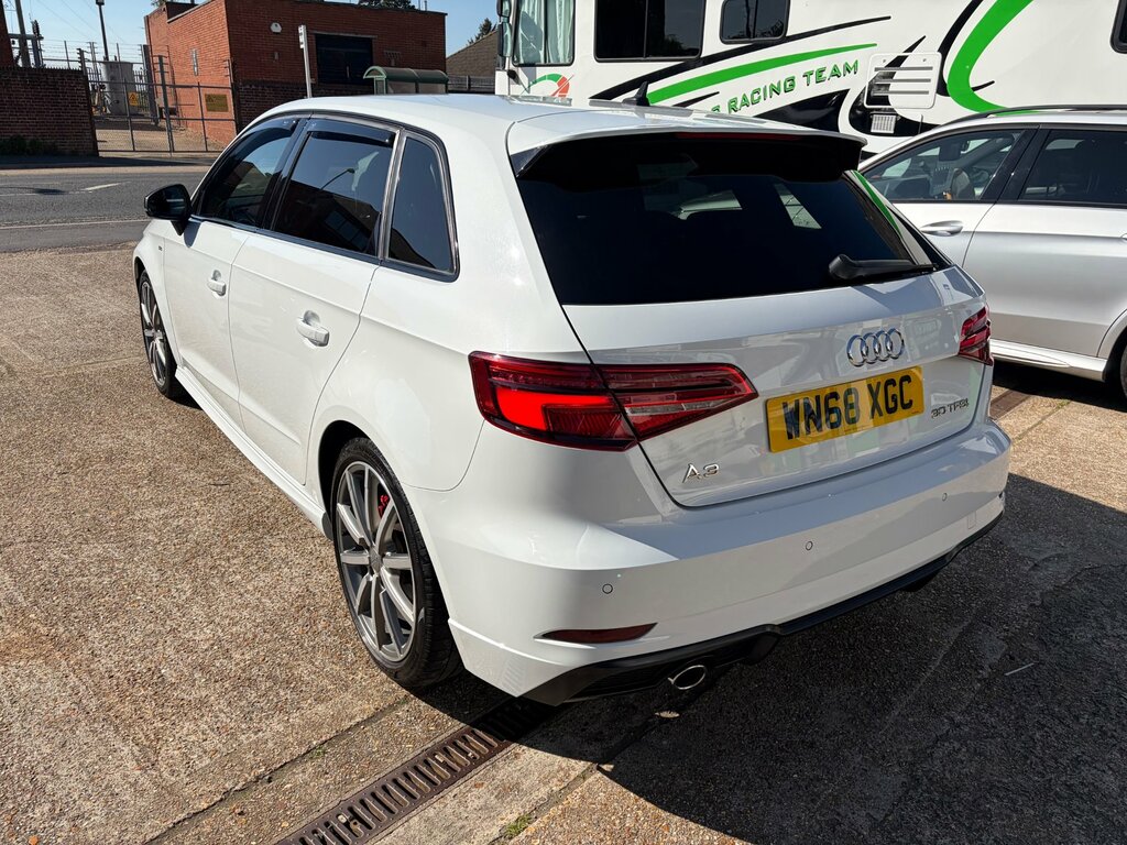 Audi A3 1.0 Tfsi 30 Black Edition Sportback Man WN68XGC White #4