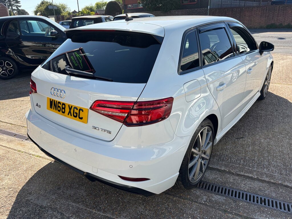 Audi A3 1.0 Tfsi 30 Black Edition Sportback Man WN68XGC White #6