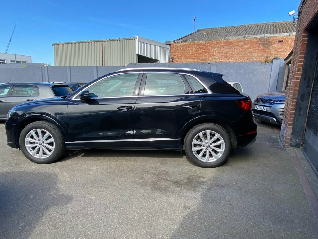 Audi Q3 1.5L Sport GX69WBZ Black #4