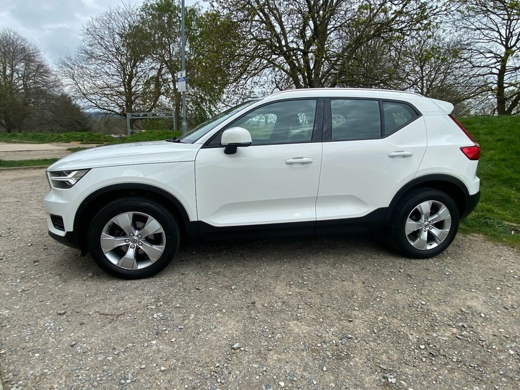 Volvo XC40 1.5L Momentum BP68UEO White #5