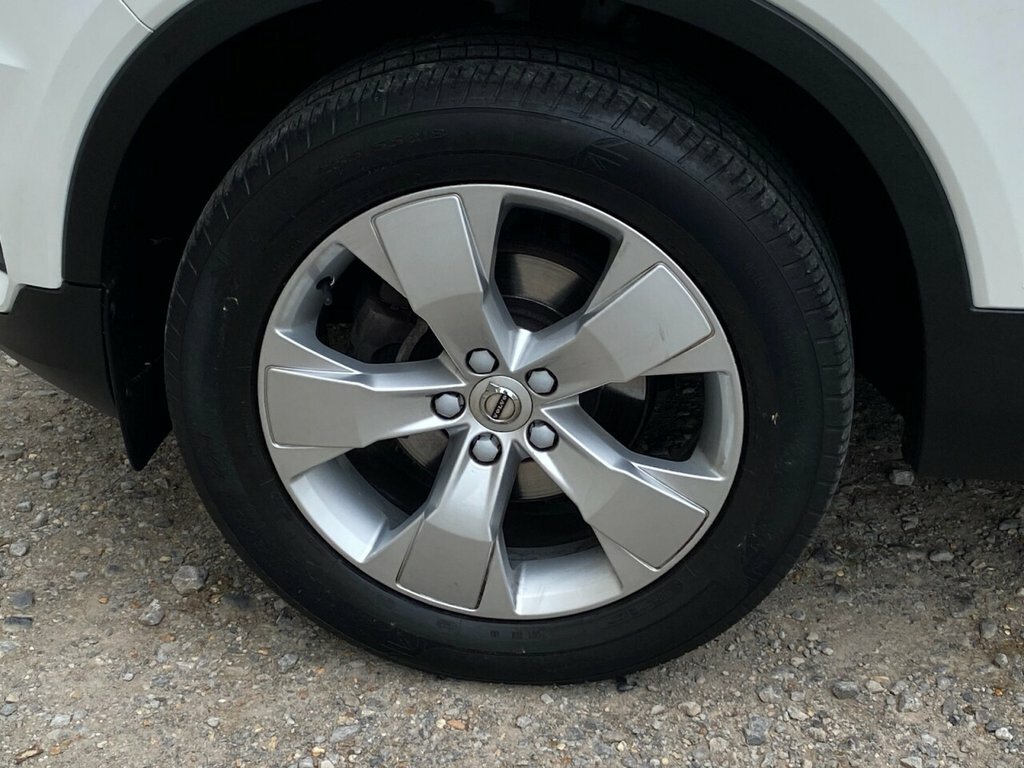 Volvo XC40 1.5L Momentum BP68UEO White #6