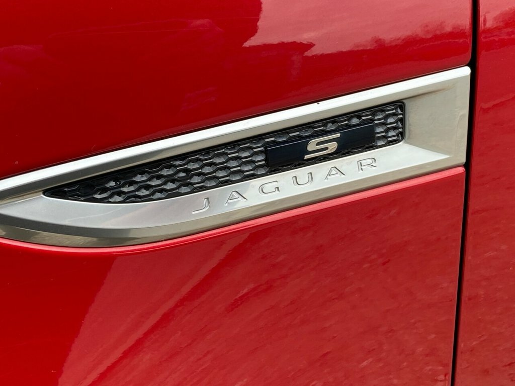 Jaguar E-Pace 2L R-dynamic S OX19CYV Red #6