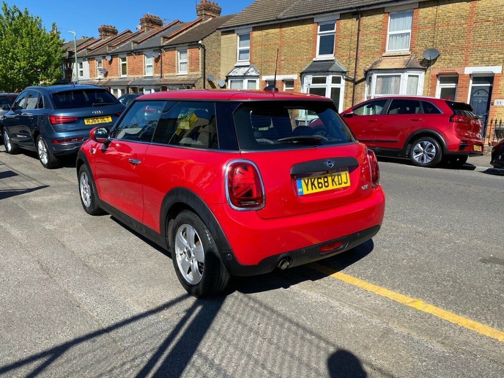 Mini Hatch 1.5L One YK68KDJ Red #5
